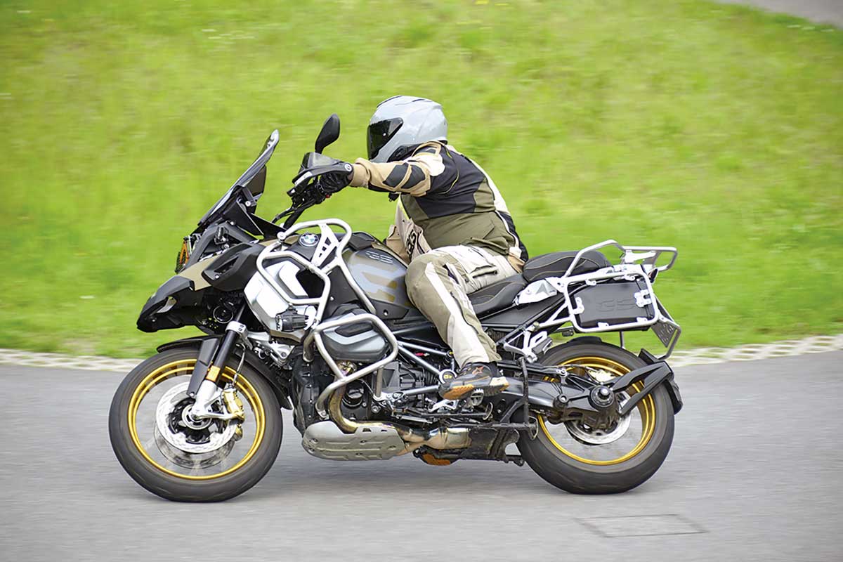 Blickführung und Schräglage im sicheren Rahmen traininen