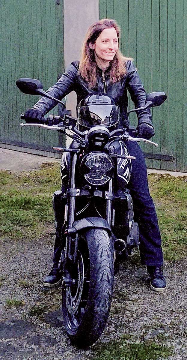 Tipp von Frau Dr. med. Mathein: Fahren mit Köpfchen, sie sieht uns lieber on the road als im OP!