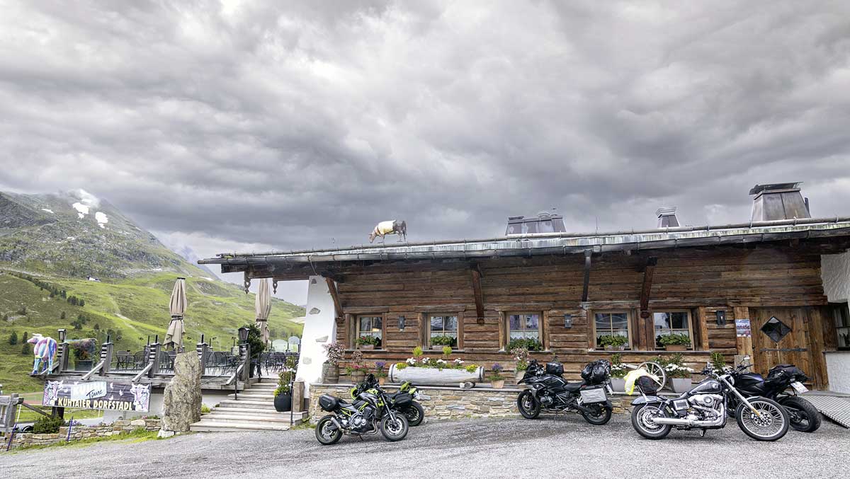 Das Kühtaier Dorfstadl auf dem Kühtaisattel 