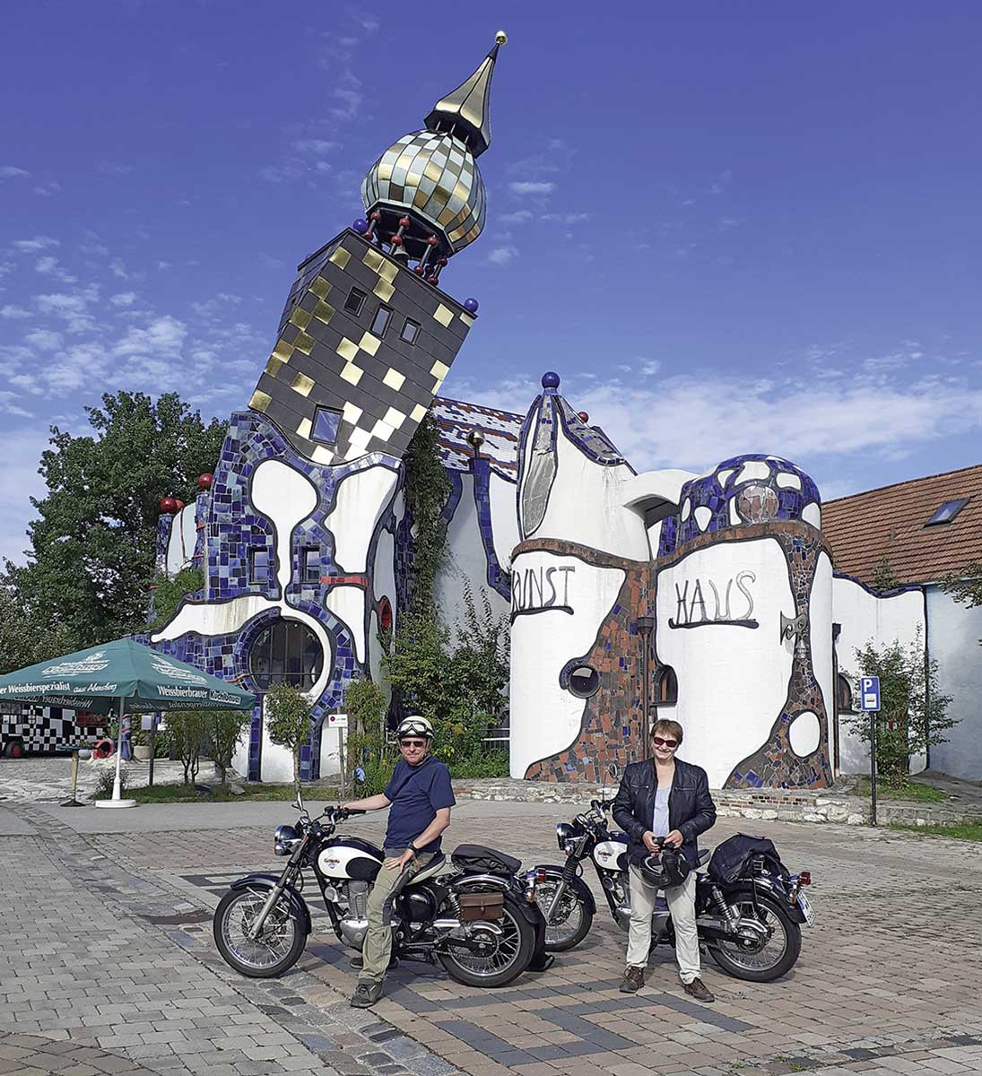 Das „KunstHausAbensberg“ zeigt das Leben & Werk des bekannten Künstlers Friedensreich Hundertwasser