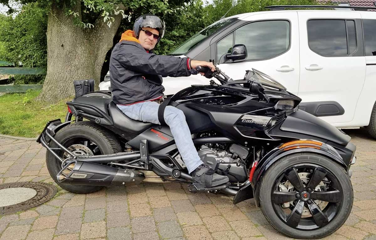 Füße und Beine sind fixiert - auf gehts!