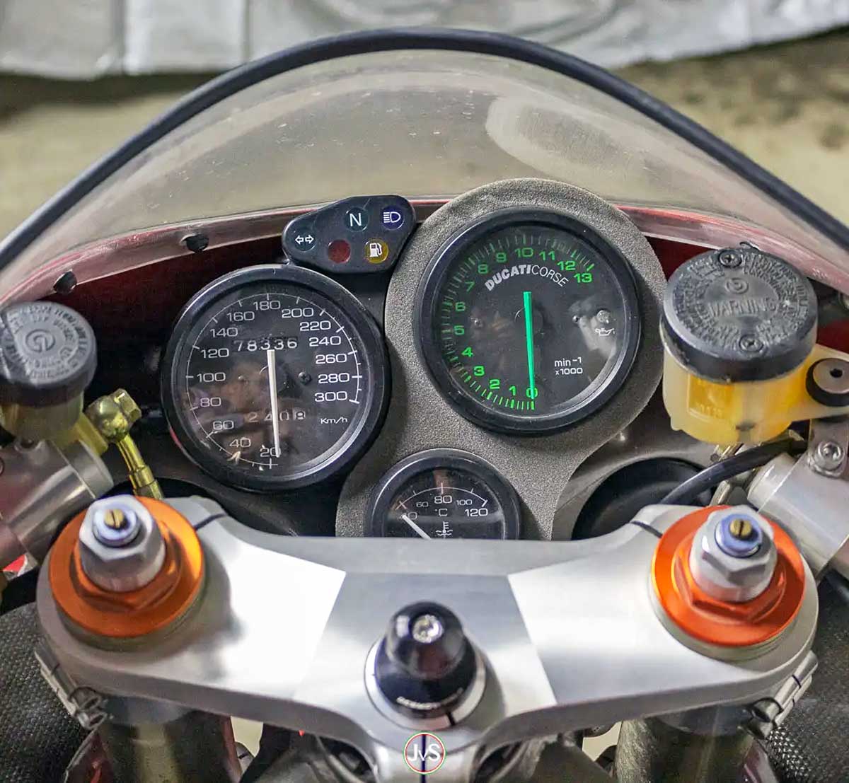 Klassische Rundinstrumente statt TFT-Bildschirme