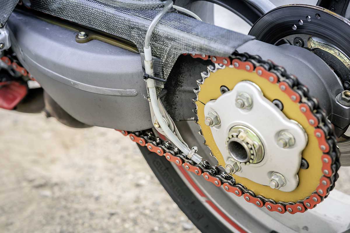 Pragmatisch - ein Scottoiler erleichtertet die Kettenpflege