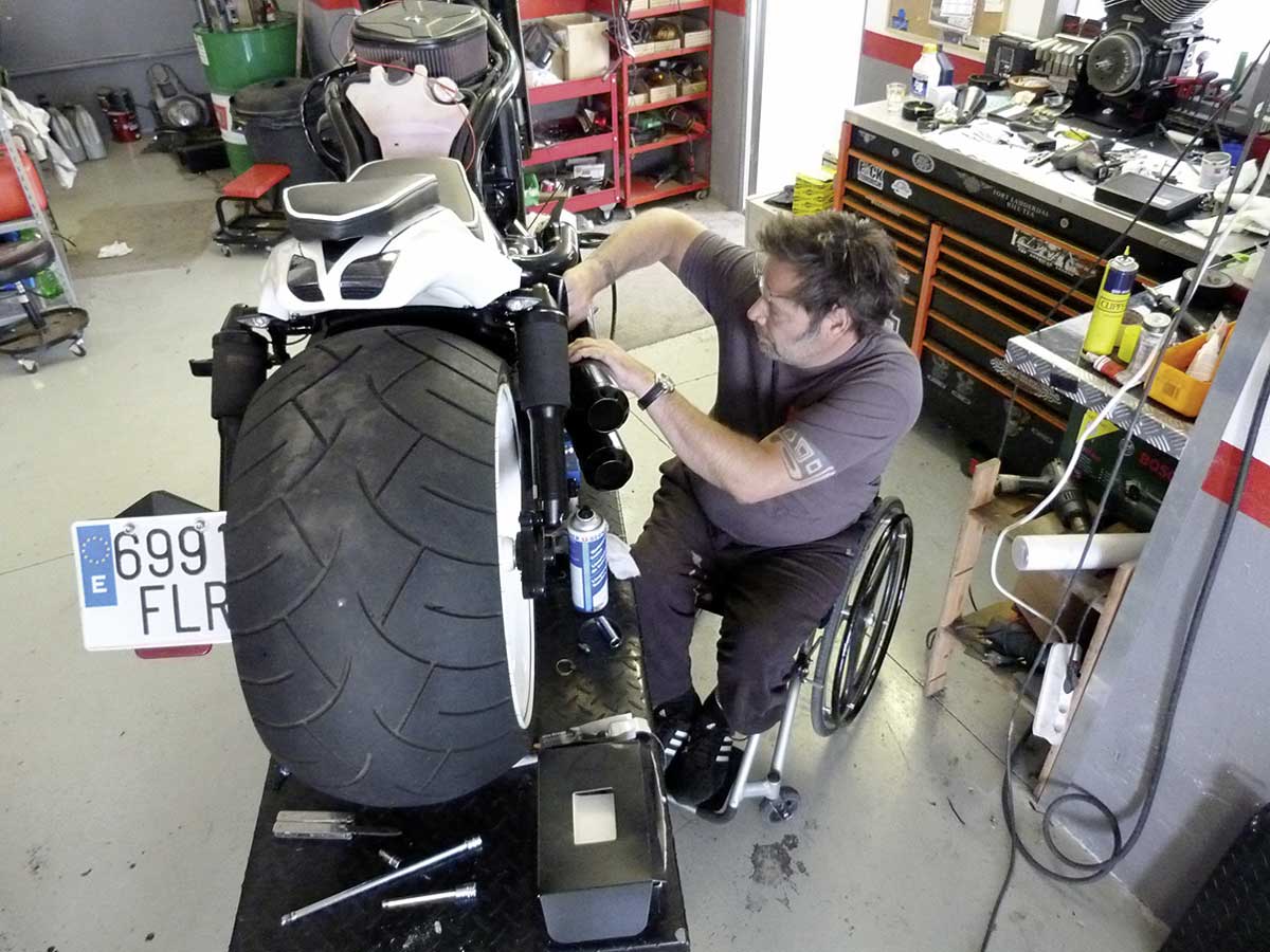 Ralf als Schrauber bei KGB auf Mallorca