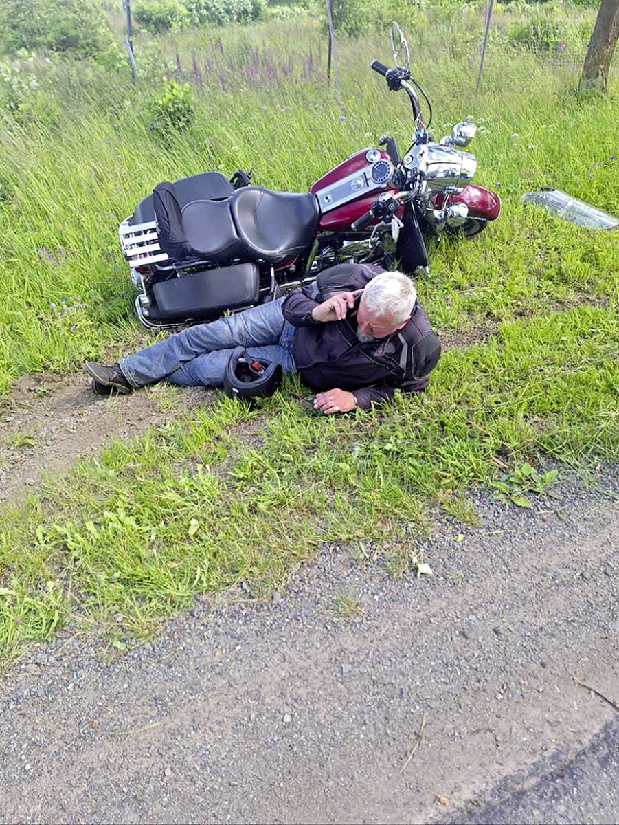 Offroad ist die Harley etwas schwer …