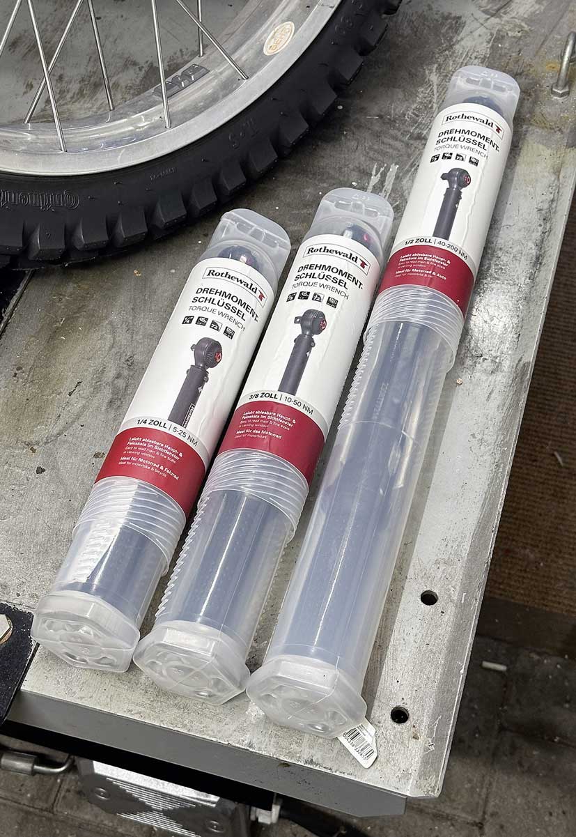 Die Schlüssel kommen in stabilen Boxen