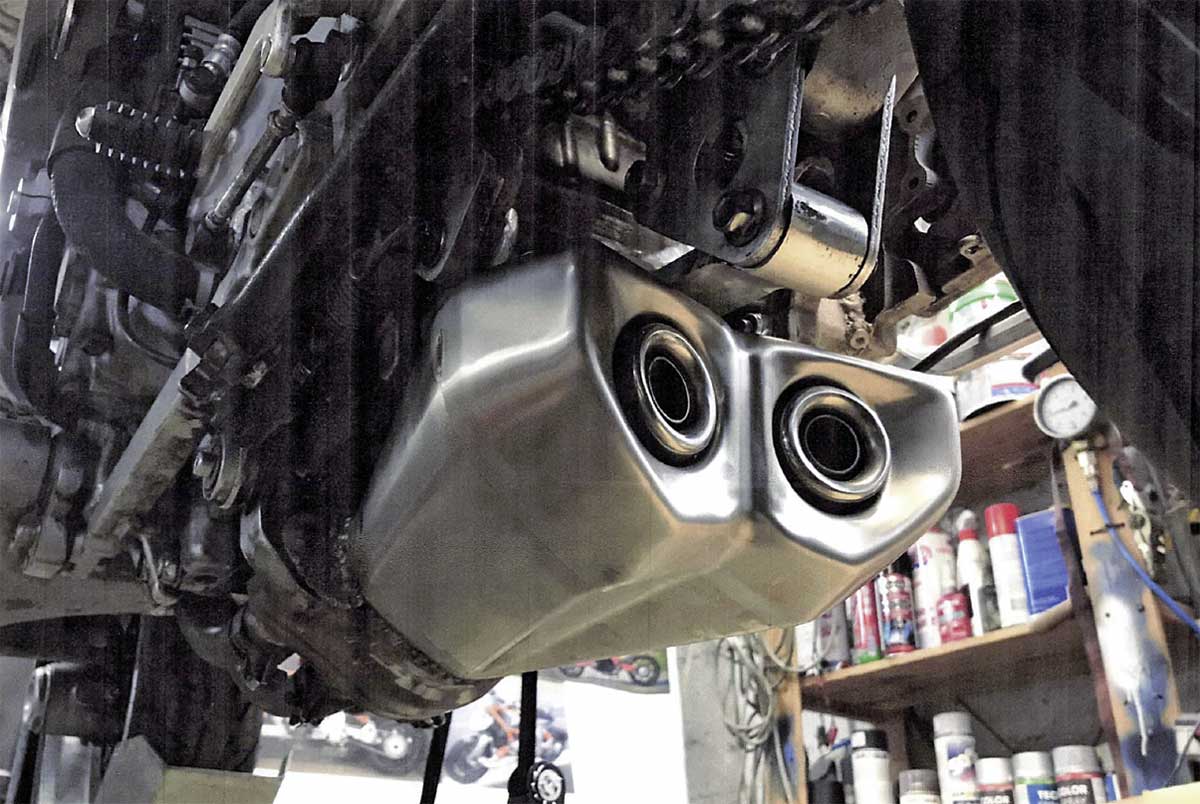 Vier in Kawasaki Z1000 Endtopf