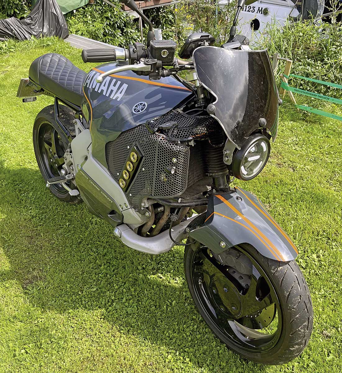 Radikal - die nackte GTS 1000 polarisiert noch mehr, als das Original