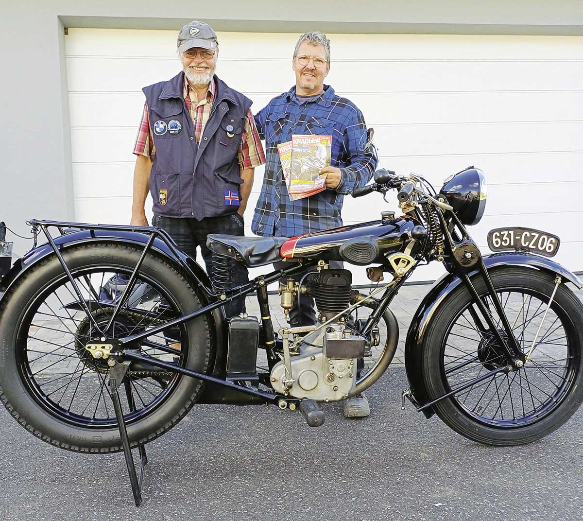 Konstantin (links) hat seine A–Z Sammlung um ein P erweitert: Peugeot P 110, Bj. 1932