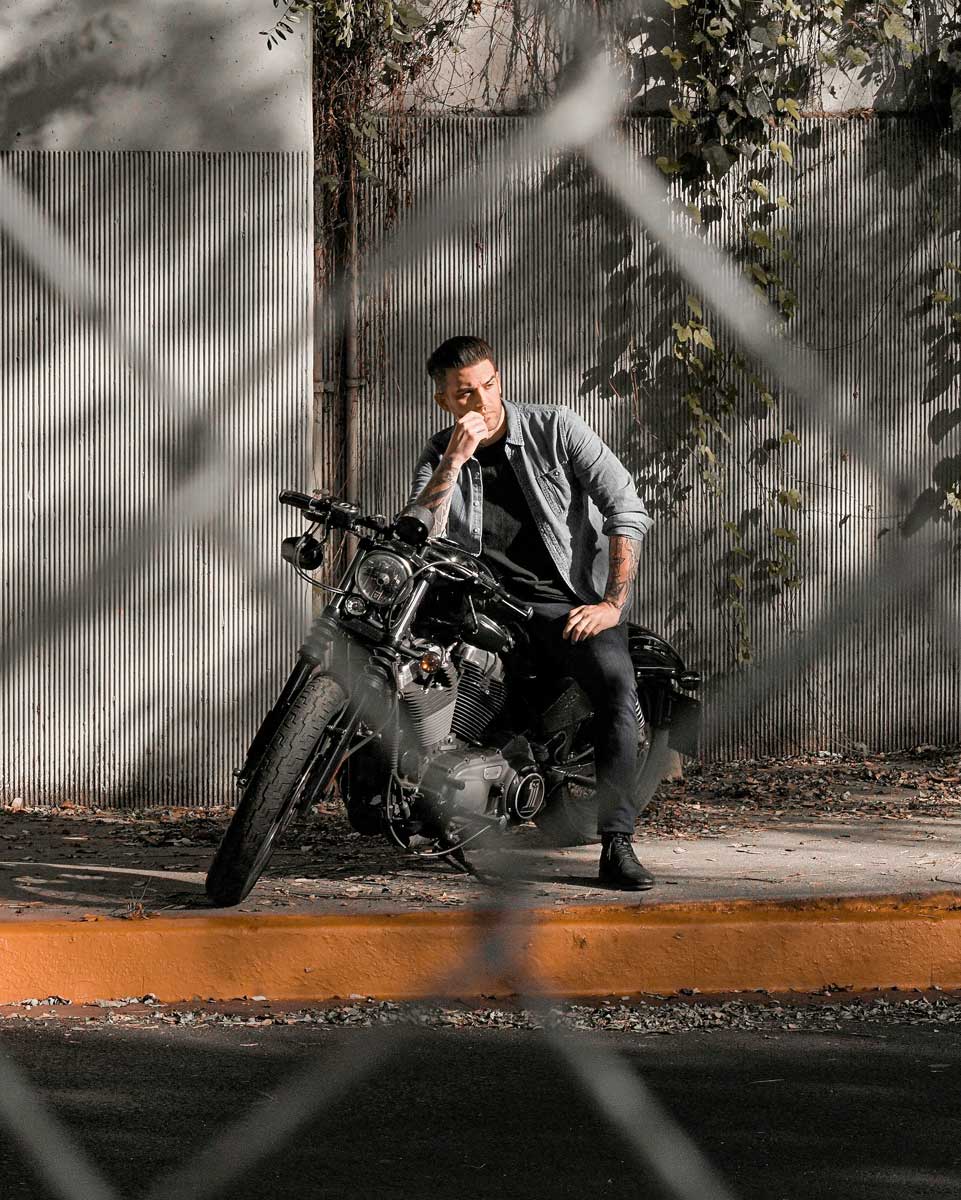 Vielfältige Motorrad-Bekleidung findet man im Fachhandel