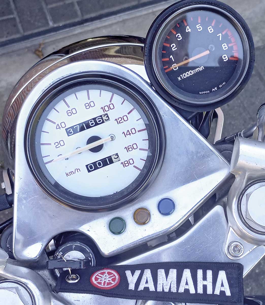 Puristisches, sportlich angehauchtes SRX-Cockpit