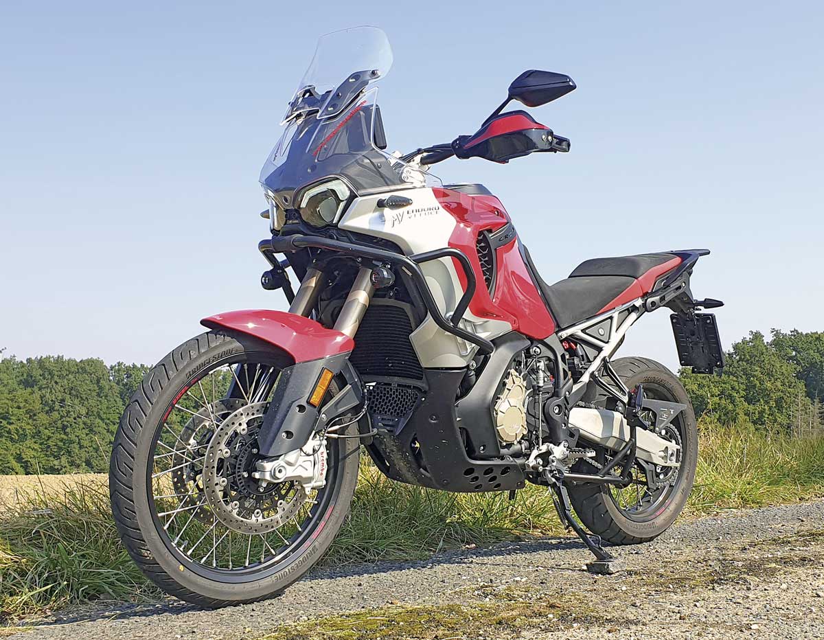 MV Agusta Enduro Veloce - sportlicher Motor, aufrechte Sitzposition