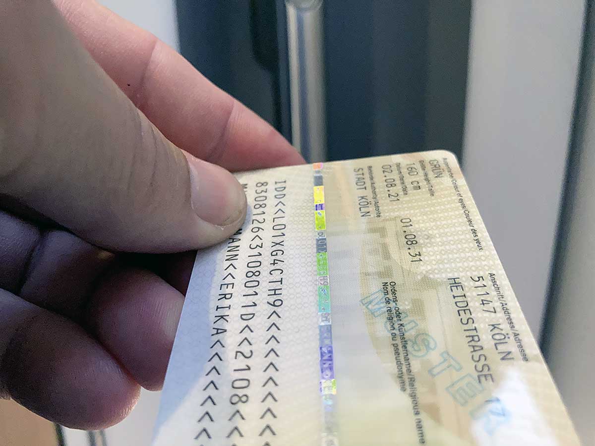 Haptische Probe beim BPA und beim Führerschein, manche Elemente sind erhaben und lassen sich gut ertasten