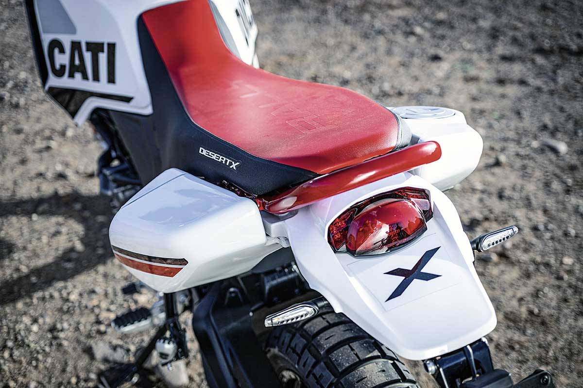 Zusatztanks erhöhen a.W. die Reichweite