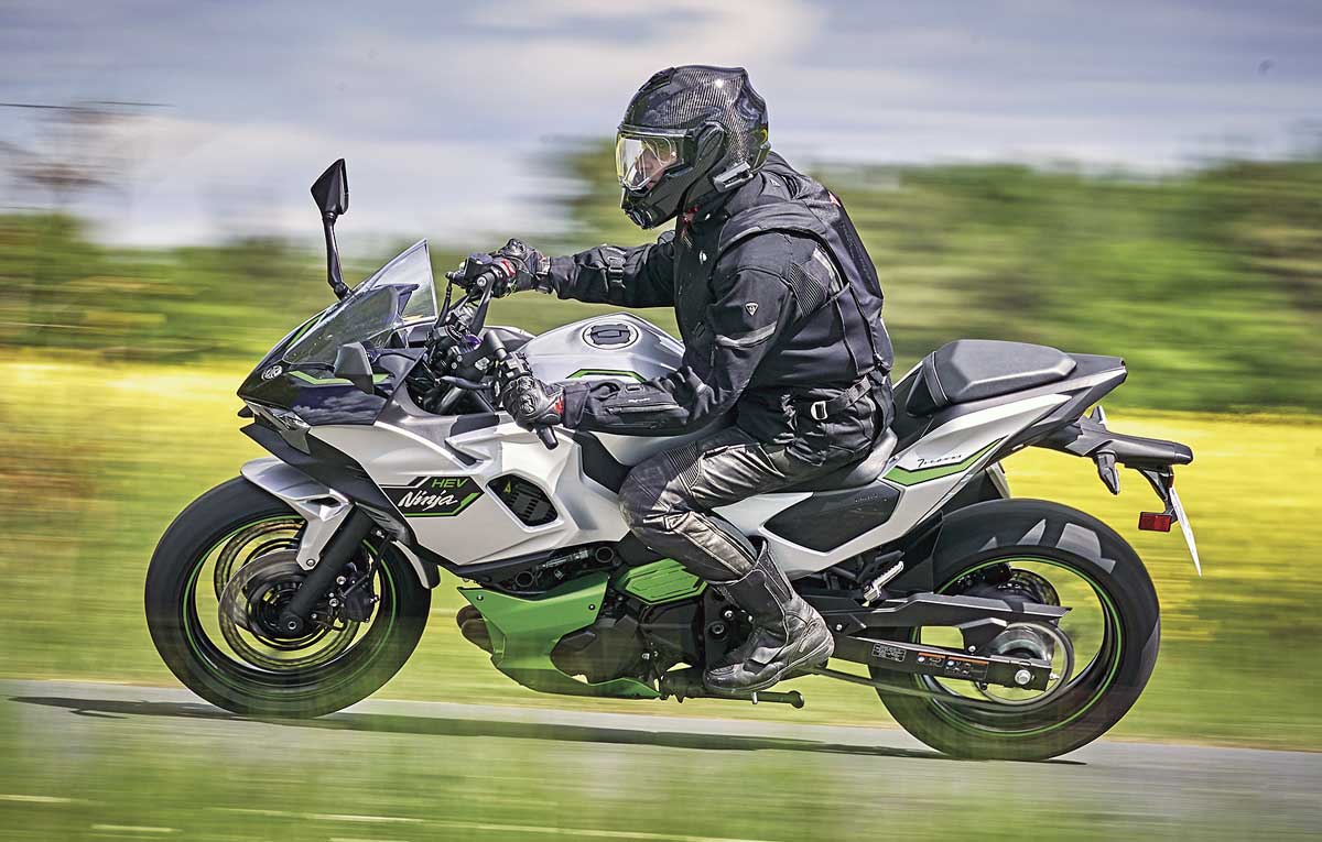 Landstraßenspaß mit der Kawasaki Ninja 7 Hybrid