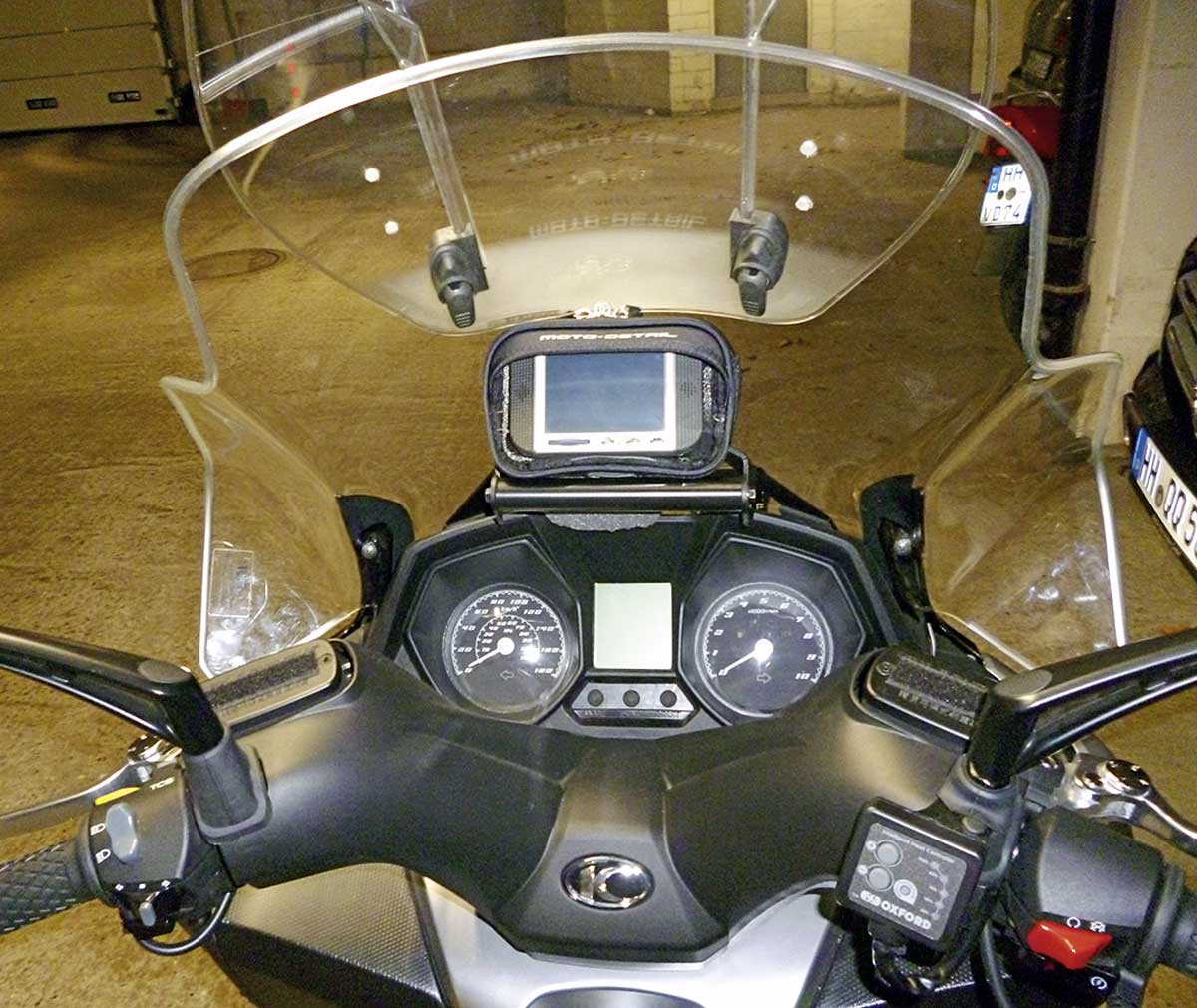 Hohe Scheibe, Navi & Heizgriffe