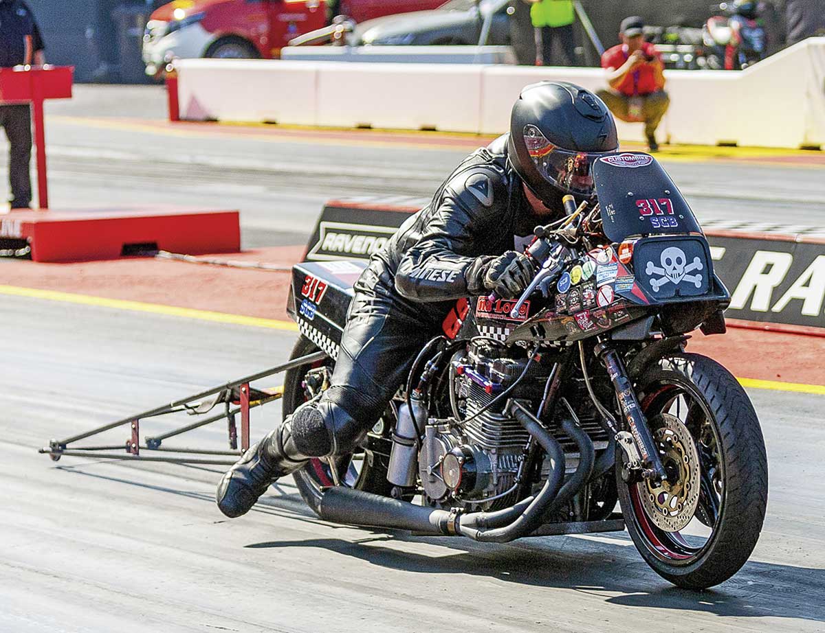 Torben Frahm. Seine Suzuki ist seit 35 Jahren auf der Rennstrecke. Bestzeit 8,505 Sekunden 