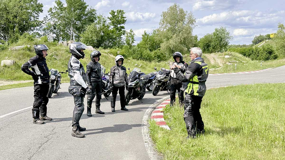 Theorie und Praxis wechseln sich ab - wobei wirklich viel gefahren wird